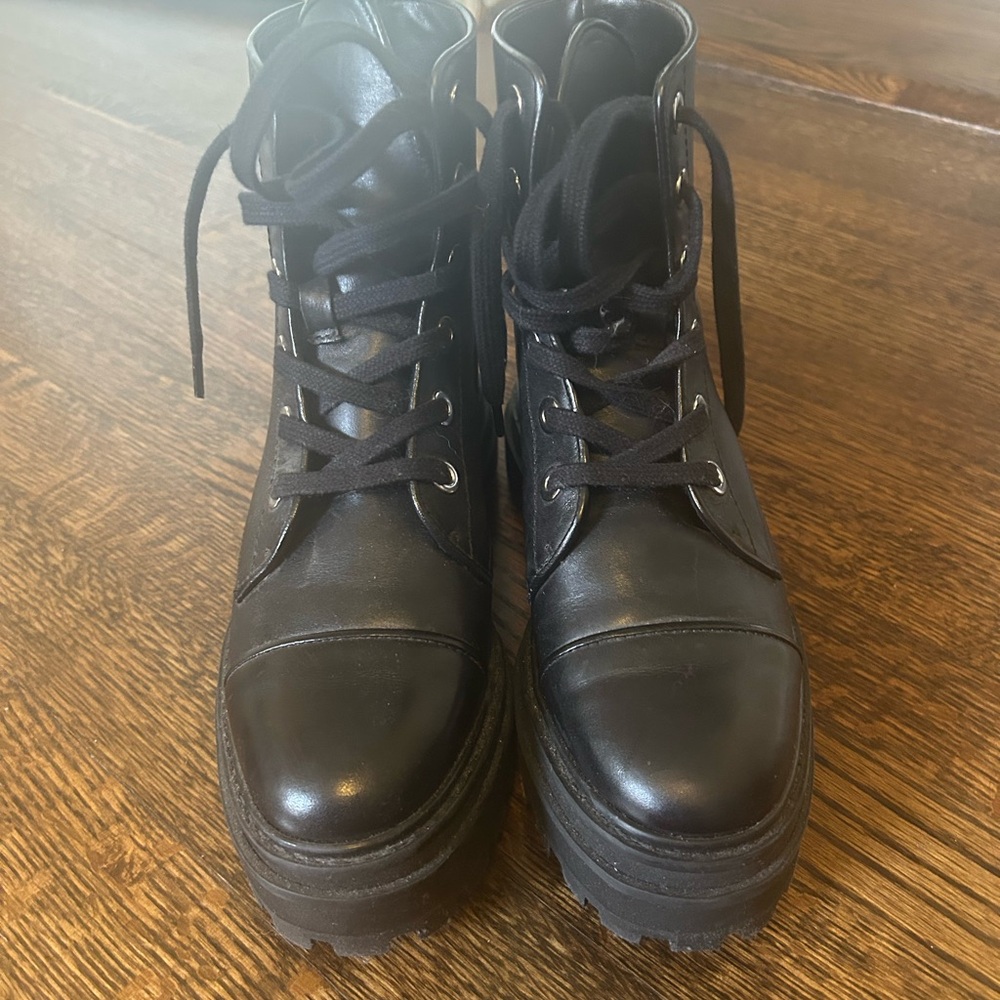 Schutz lug sole boots